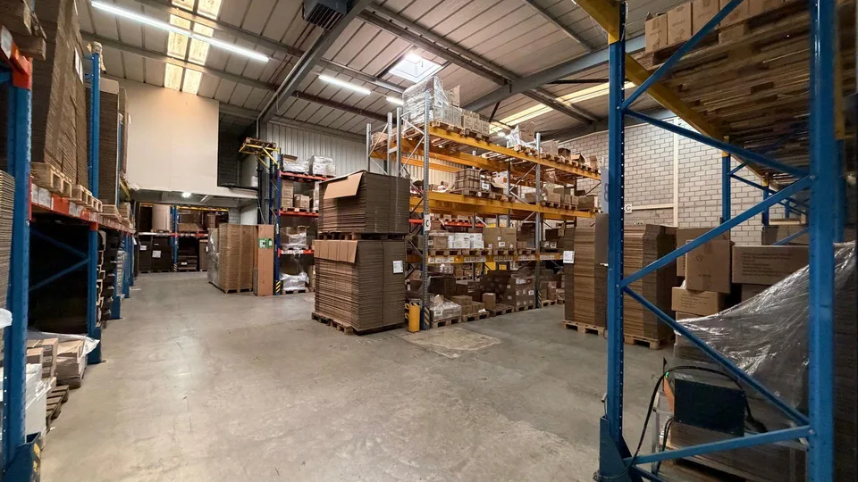 Zentrale Lagerfläche im Industriegebiet von Burgdorf zu vermieten – Foto 11 von 13