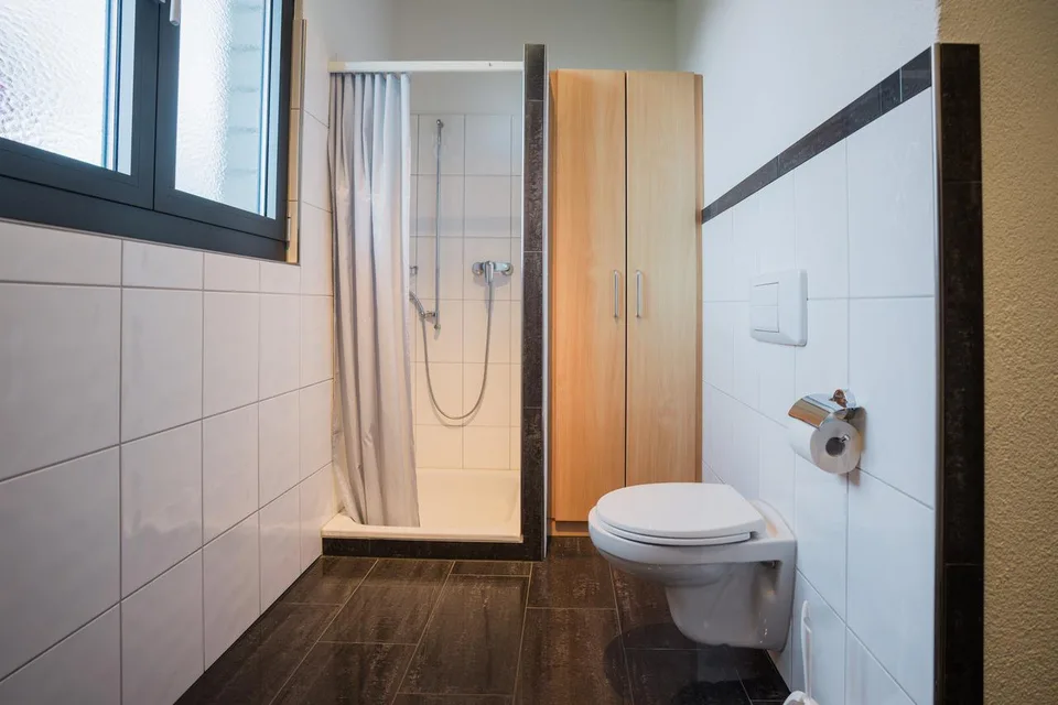 Moderne Verkaufsfläche mit Showroom-Charakter