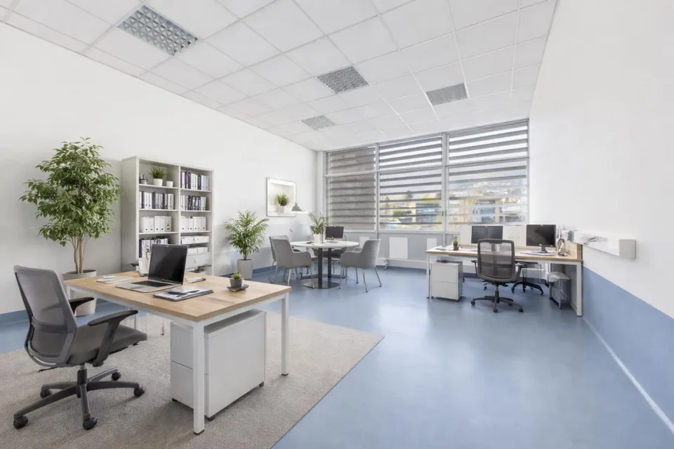 Manno: proponiamo luminoso ufficio al primo piano di 205 m² ideale ...