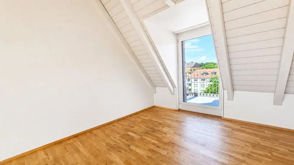 Moderne 4.5-Maisonettewohnung in der Länggasse zu vermieten