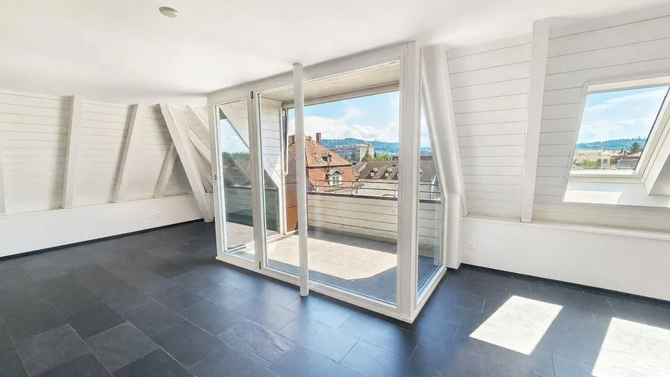 Moderne 4.5-Maisonettewohnung in der Länggasse zu vermieten