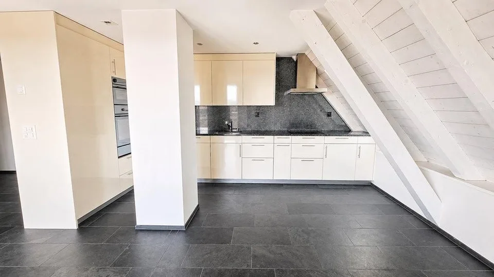 Moderne 4.5-Maisonettewohnung in der Länggasse zu vermieten