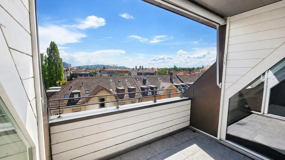 Moderne 4.5-Maisonettewohnung in der Länggasse zu vermieten