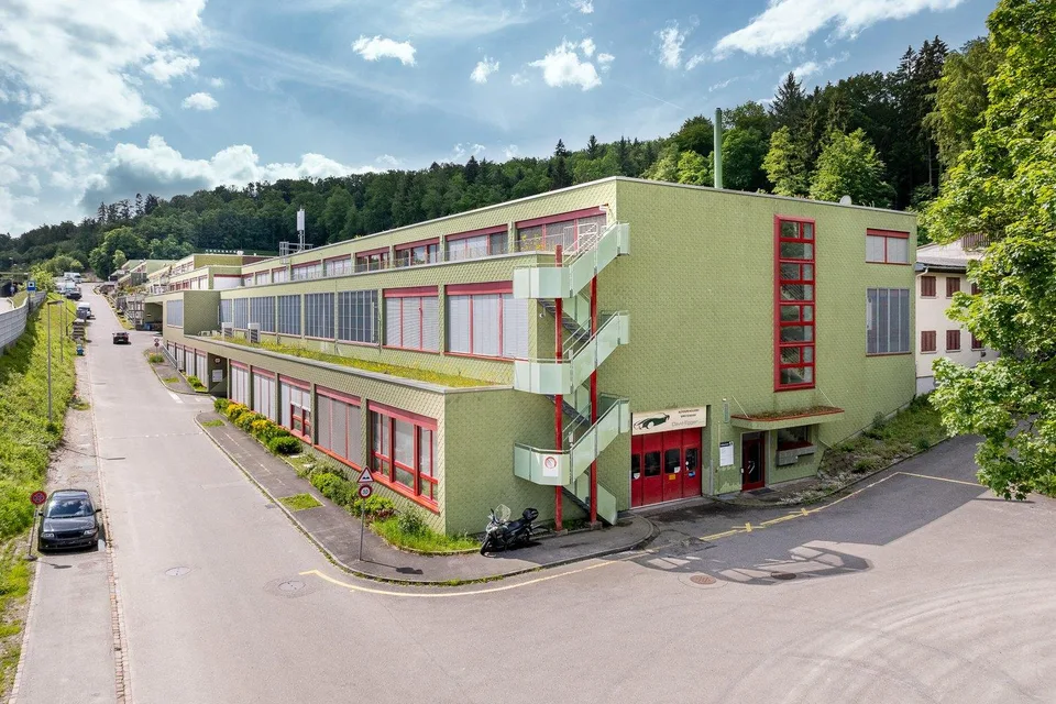 Attraktive Büro-/Gewerberäumlichkeiten an zentraler Lage in Urdorf – foto 7 di 8