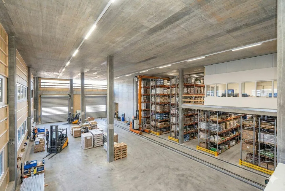 Neubau Gewerbepark NEUHUUS - Gewerbehalle mit 7.8m Deckenhöhe