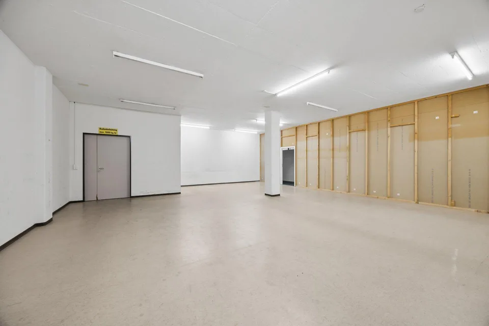 Büro- & Lagerfläche für flexible Nutzung mit Zugang zum Warenlift -...