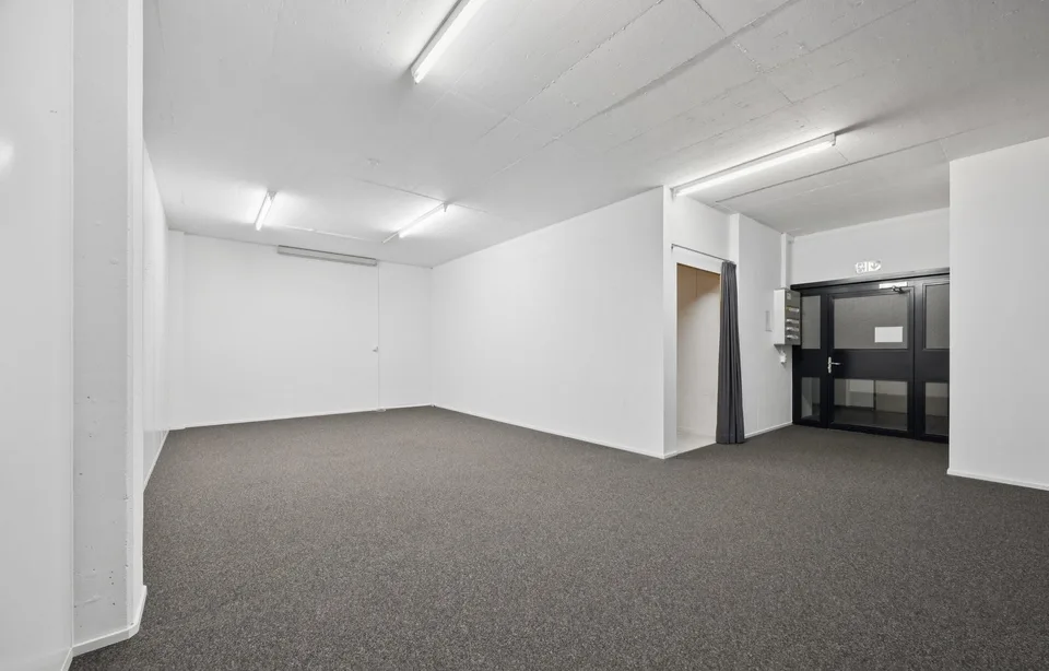 Büro- & Lagerfläche für flexible Nutzung mit Zugang zum Warenlift