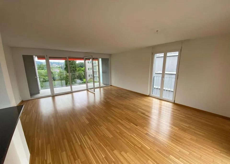 5.5-Zimmerwohnung, zentral gelegen, hell, grosszügiger Grundriss