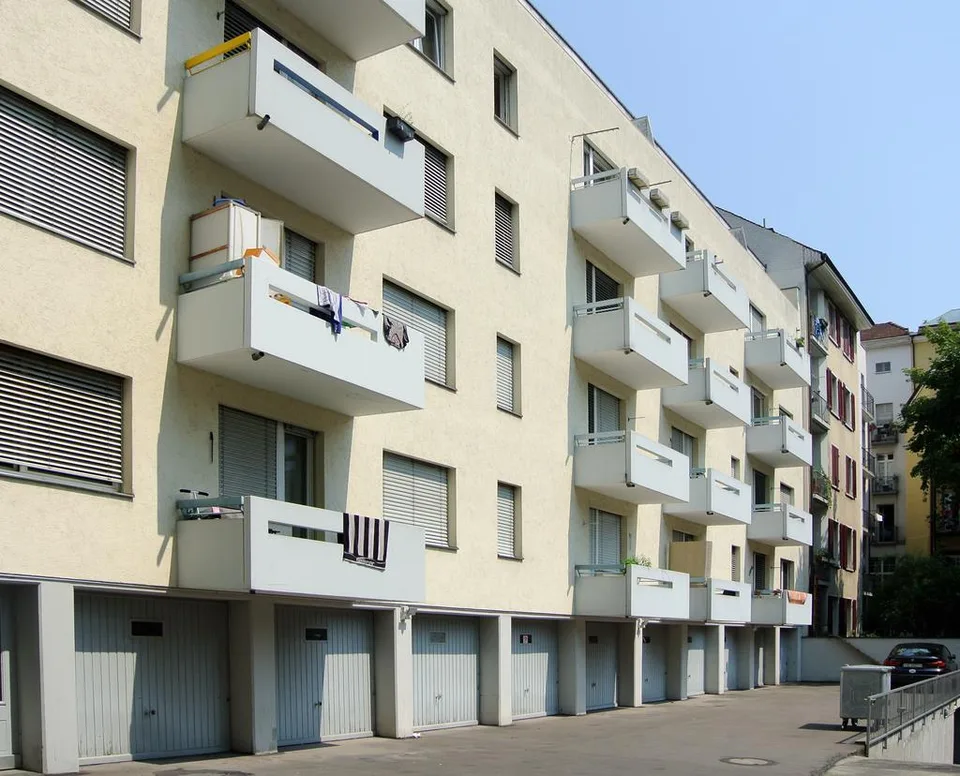 Einstellhallenplatz im St. Johann