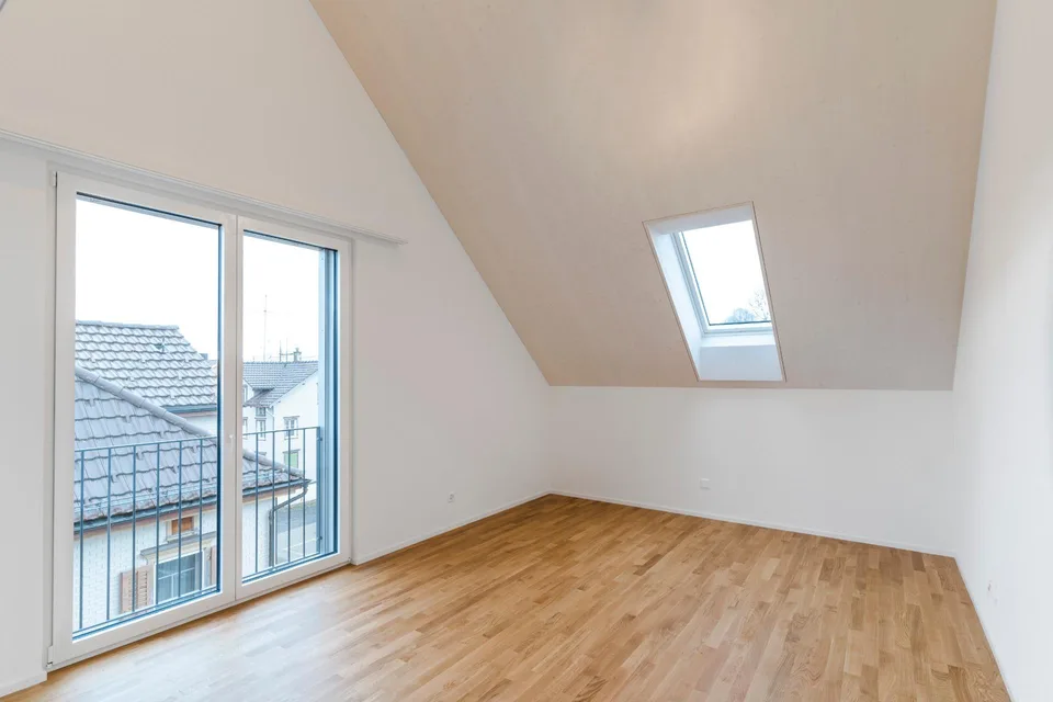 Charmante Dachwohnung an ruhiger Lage