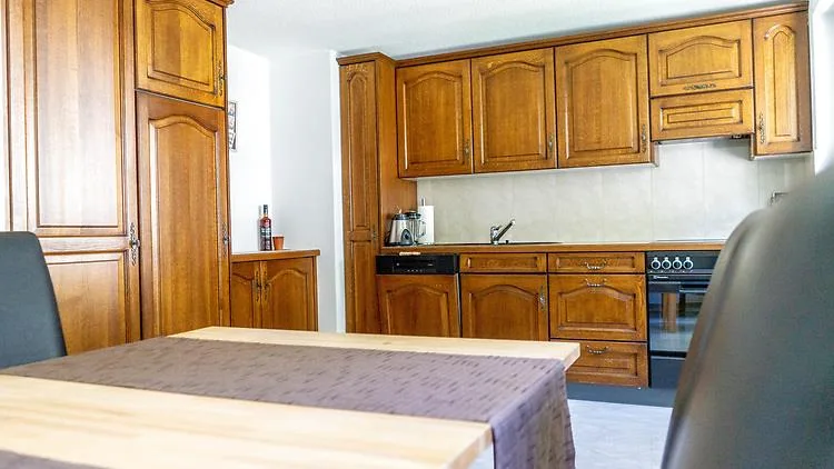 3½ ZI-WOHNUNG IN EYHOLZ (VS), MÖBLIERT