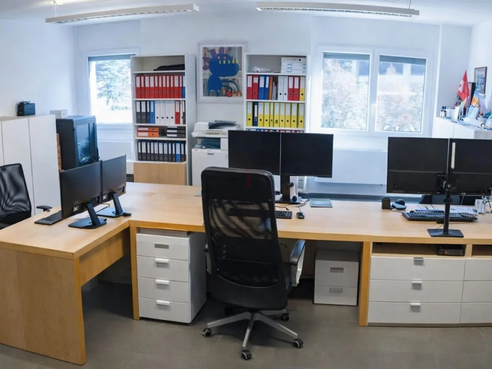 VERSATILE SPAZIO AMMINISTRATIVO ARREDATO IN LOCAZIONE