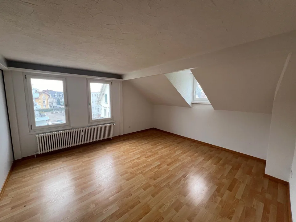 Kuschelige und preiswerte Dachwohnung im gepflegten Altbau – Arbon