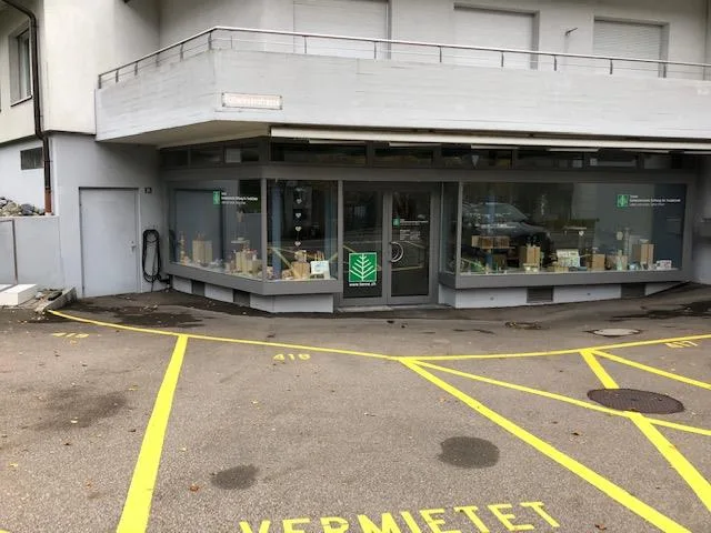 Ladenlokal ca. 68 m2 mit Schaufensterfront und Ausstellungsraum/Lag...