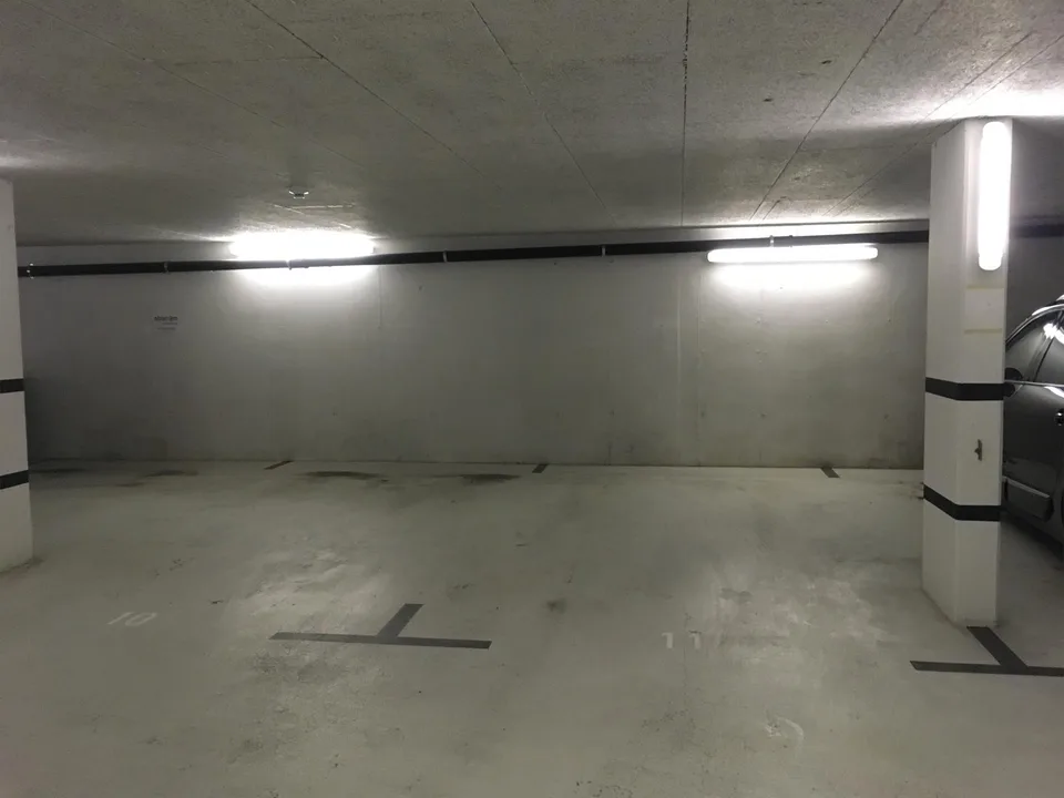 Tiefgaragenparkplatz zu vermieten