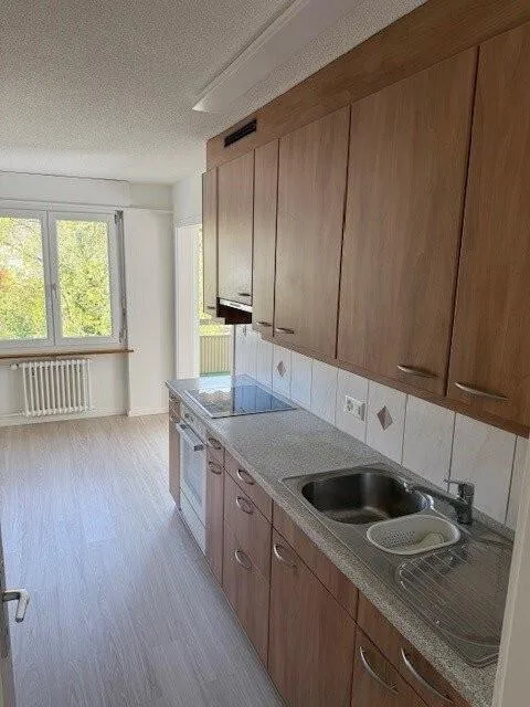 Grosszügige und frisch renovierte 4 Zimmerwohnung