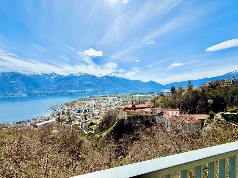 3.5 con vista panoramica - 3.5 mit Panorama-Aussicht