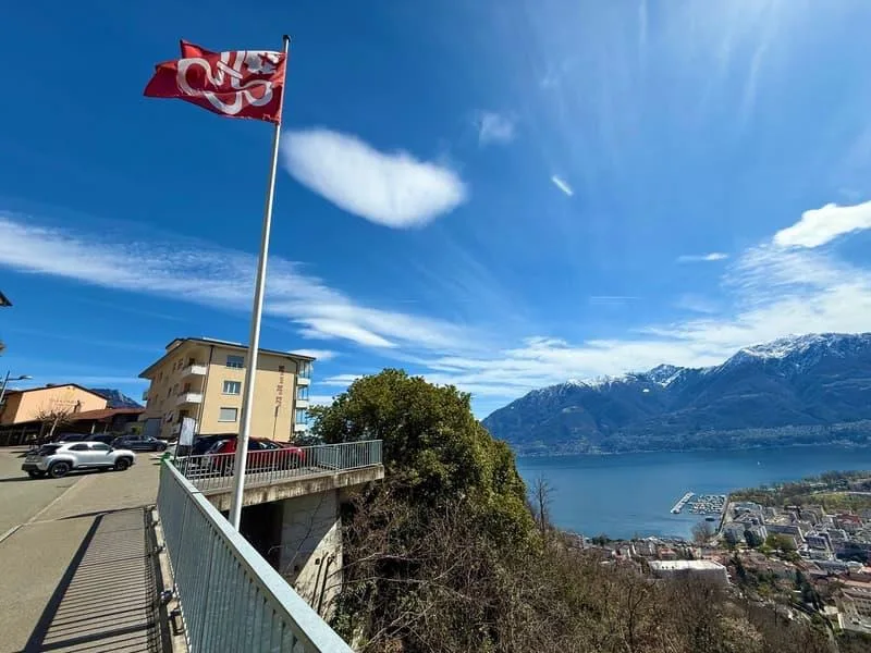 3.5 con vista panoramica - 3.5 mit Panorama-Aussicht