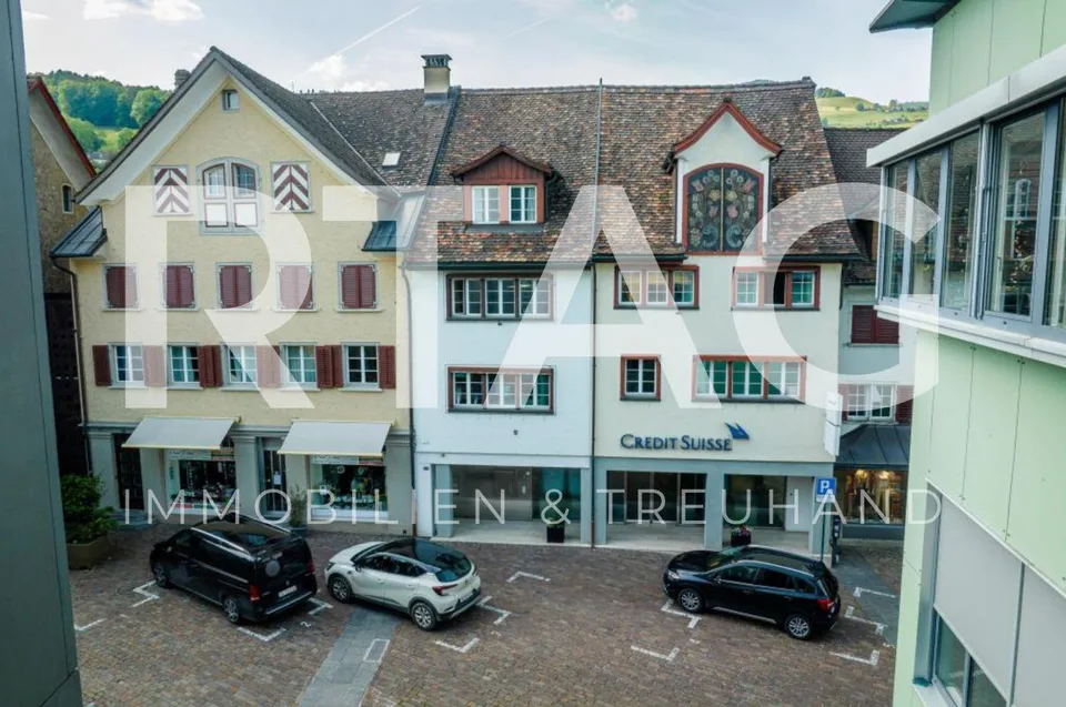 Büro-/Praxisflächen