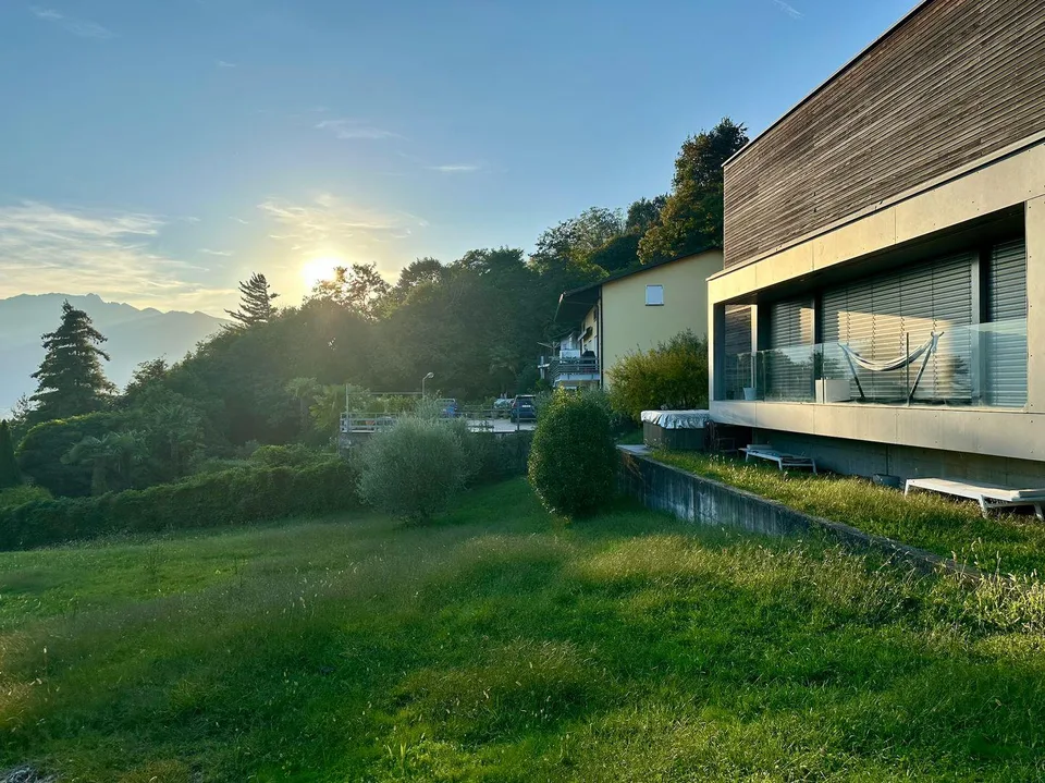 Villa Panoramica con Vista Lago e Design Unico – Via Mondacce, Minusio
