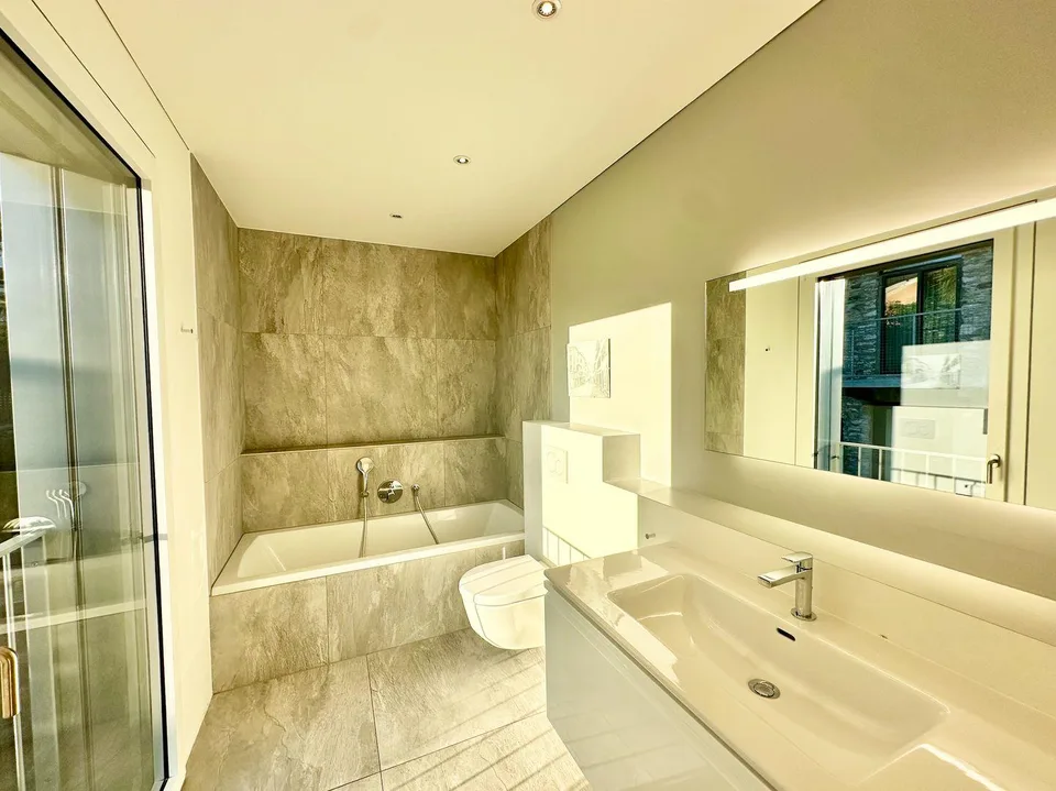 Villa Panoramique avec Vue sur le Lac et Design Unique – Via Mondacce, Minusio – photo 21 sur 26