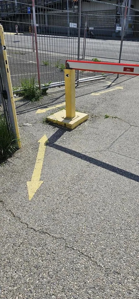 Emplacement de parking extérieur proche du Flon
