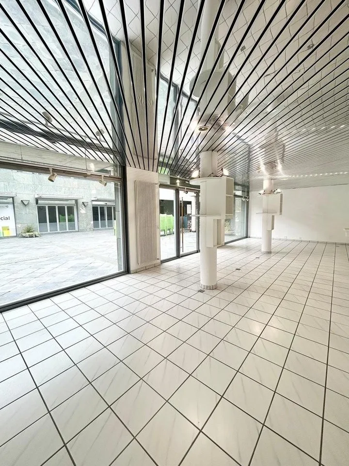 Arcade au centre ville de Sierre à louer de suite ou à convenir