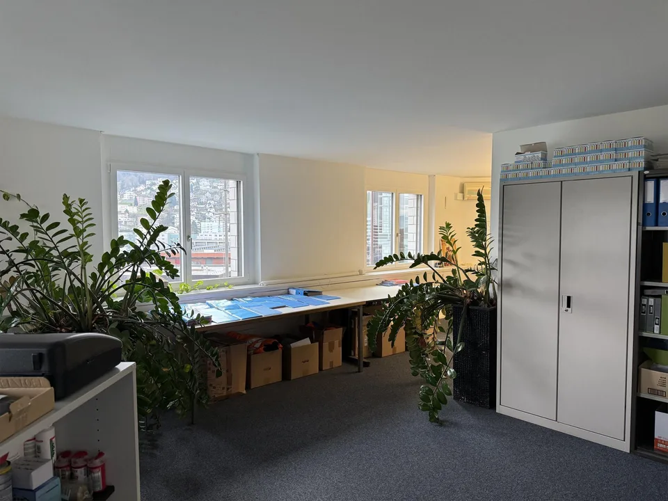 Hochwertig ausgebaute Bürofläche von 159 m² an zentraler Lage – foto 6 di 13