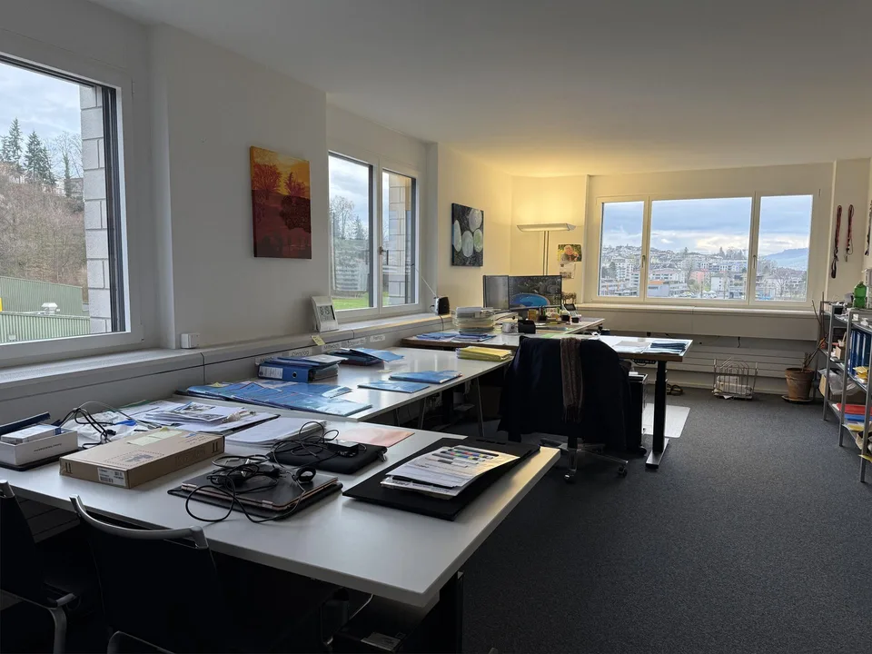 Hochwertig ausgebaute Bürofläche von 159 m² an zentraler Lage