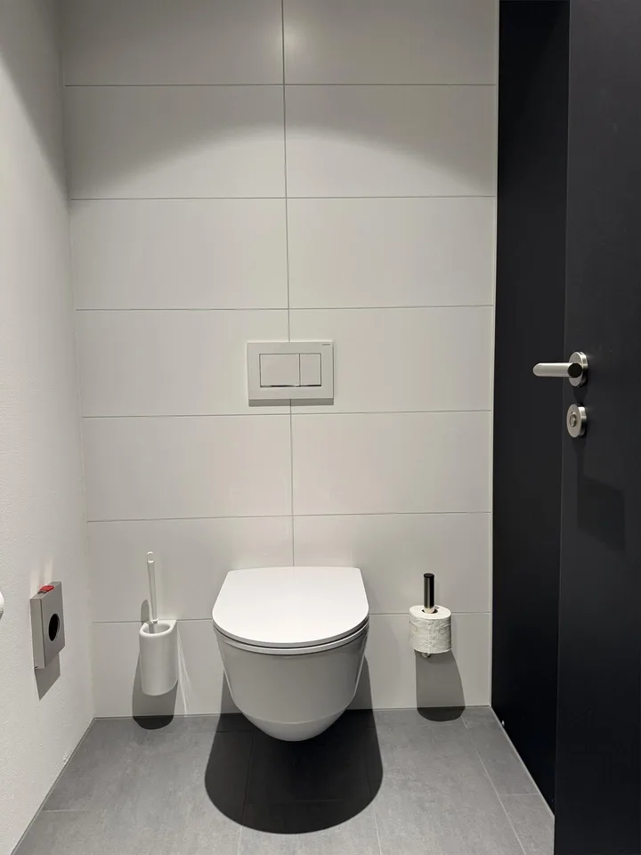 Hochwertig ausgebaute Bürofläche von 159 m² an zentraler Lage – foto 11 di 13