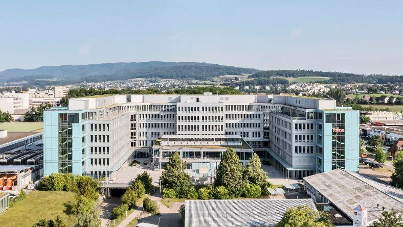 Doppeltes Eckbüro mit sehr viel Tageslicht – 2× knapp 80 m²! – Foto 7 von 8