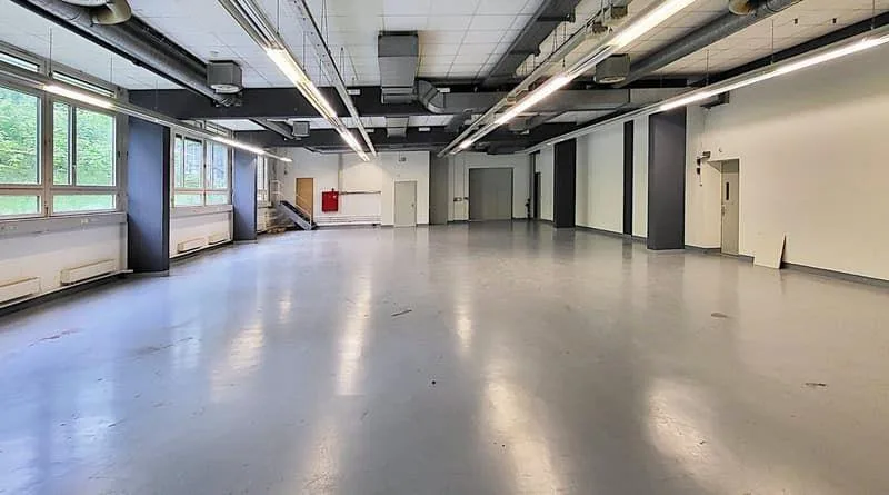 "Gewerbehalle im EG - 4 m Deckenhöhe und 1'000 kg Bodenlast - 431 m...