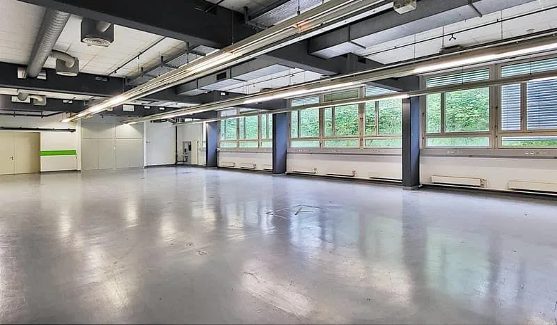 "Gewerbehalle im EG - 4 m Deckenhöhe und 1'000 kg Bodenlast - 431 m...