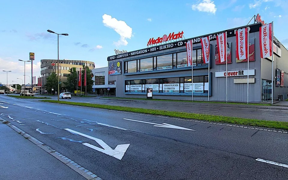 "OTTO'S, MEDIA MARKT und CLEVERFIT als Nachbar - what else?"