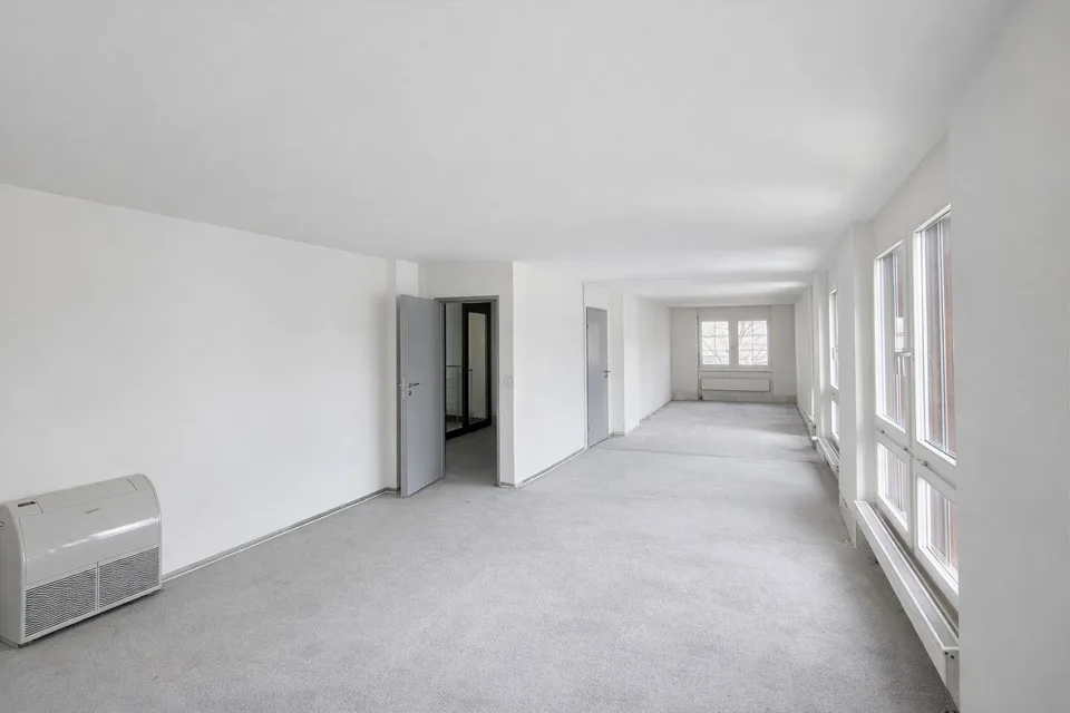 Spannende und helle Bürofläche mitten in Affoltern - 149 m2! – Foto 9 von 13