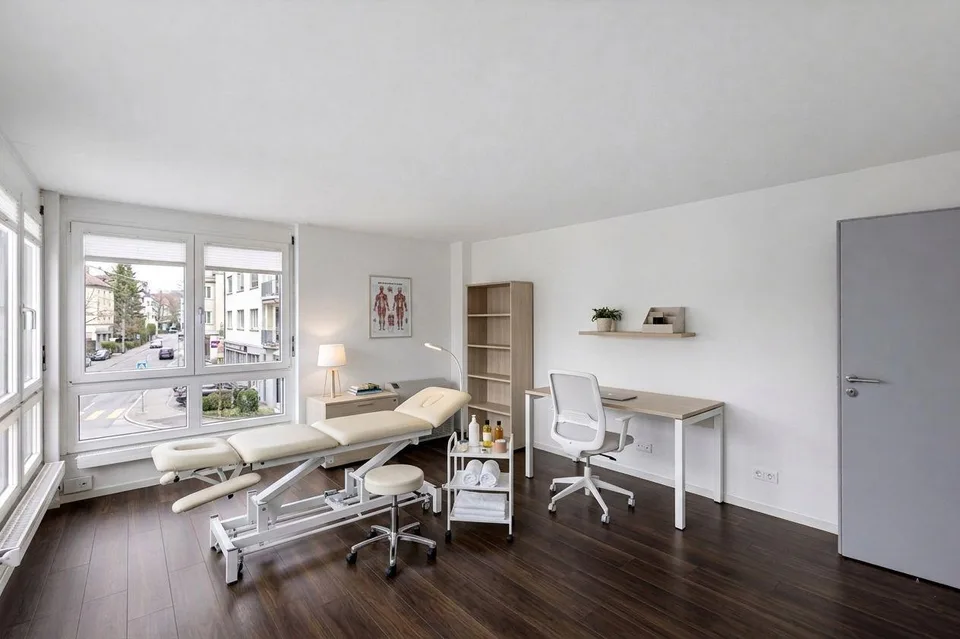 Spannende und helle Bürofläche mitten in Affoltern - 149 m2!