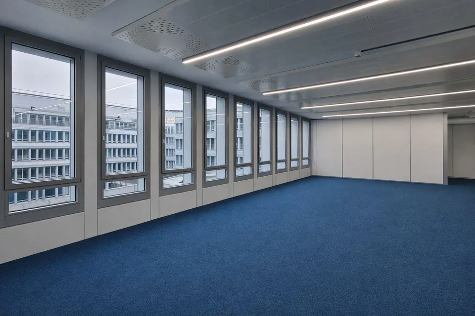 220 m² Open Space mit 3 Einzelbüros!
