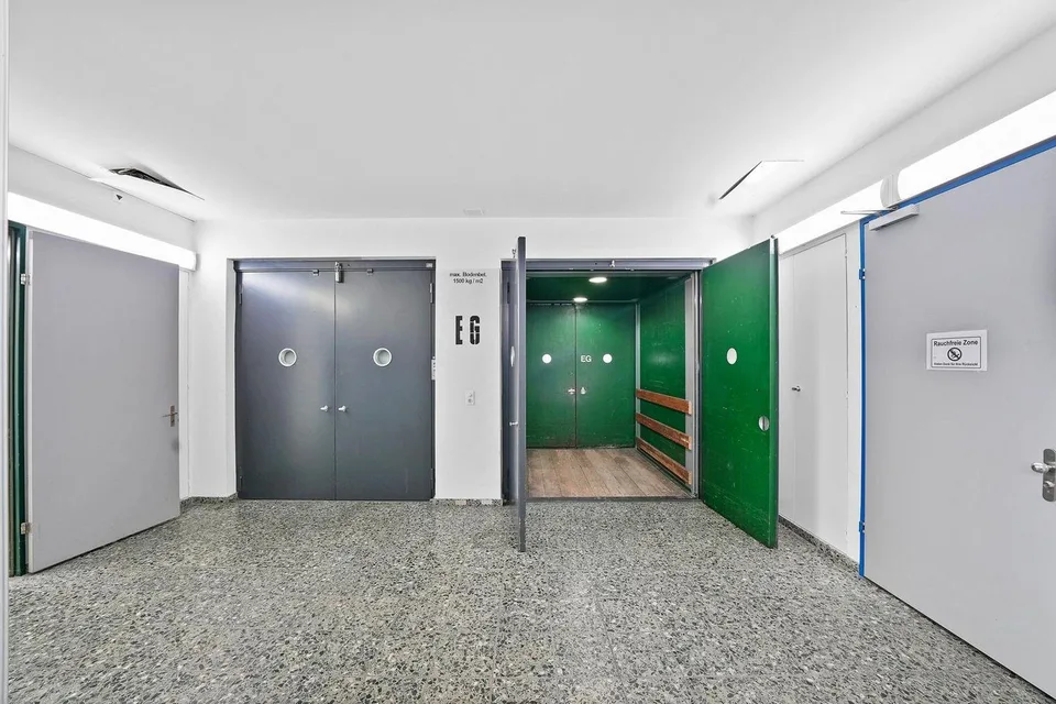"Grosszügige Gewerbefläche mit 1'000 kg/m² Bodenlast!" – Foto 9 von 14