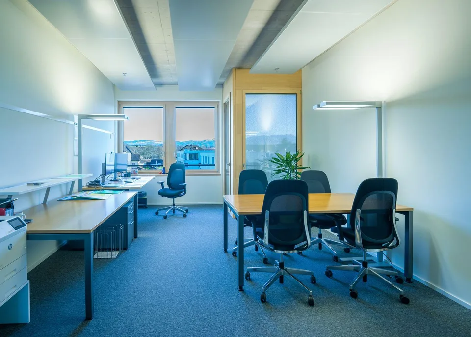 Aussergewöhnliches Bürokonzept 438 m² in Hagendorn!