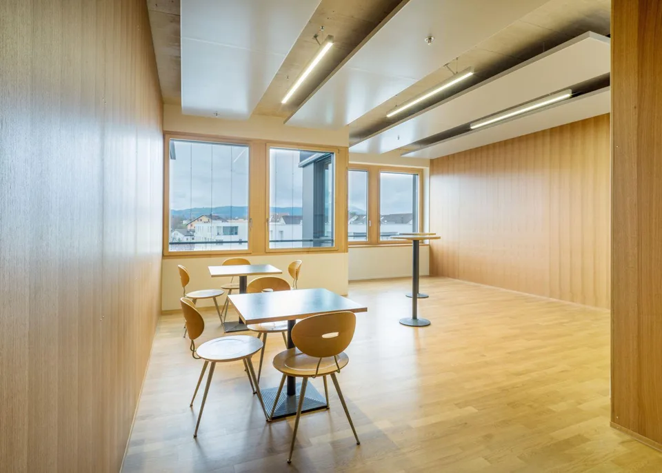 Aussergewöhnliches Bürokonzept 438 m² in Hagendorn!