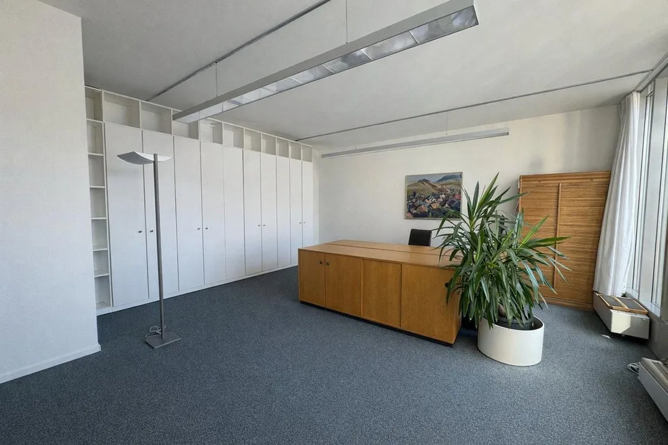 "117 m² vollausgebaute Bürofläche - mitten in Brugg!!"
