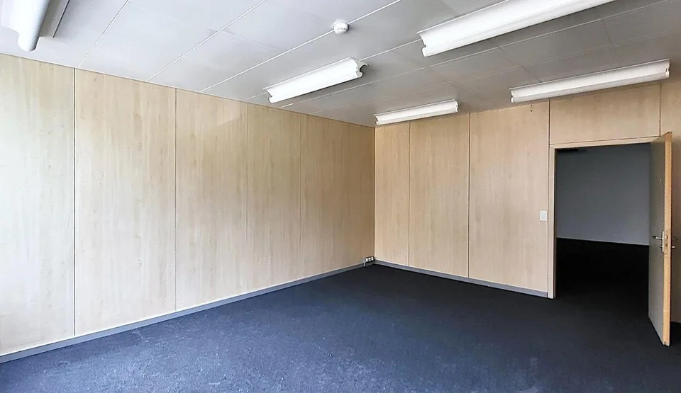 "Neue Teilflächen - voll ausgebaute Bürofläche - ca. 620 m2!"