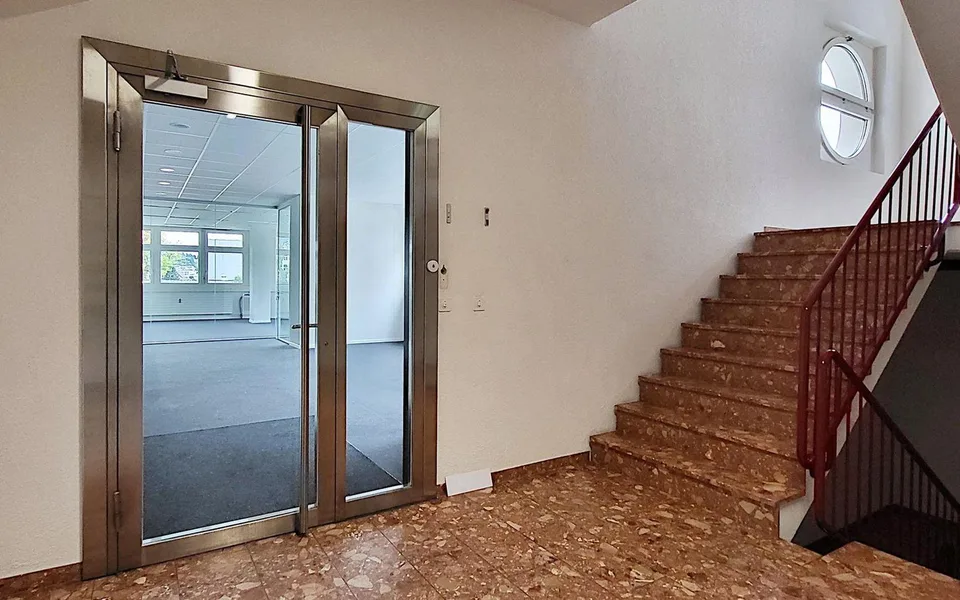 "Spannende, klimatisierte Gewerbe-/Büroräume in Urdorf!" – Foto 9 von 14