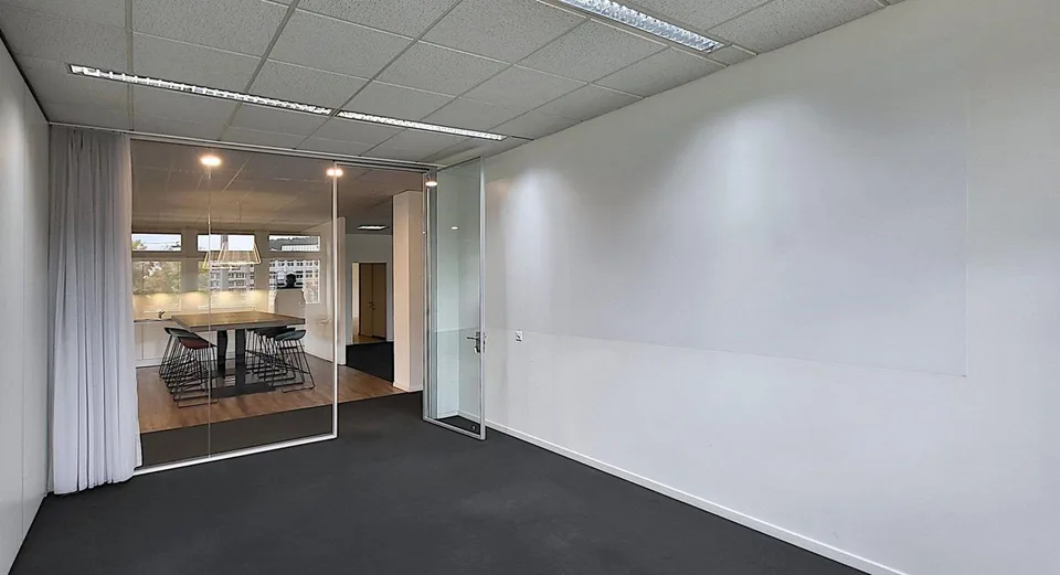 "Spannende, klimatisierte Gewerbe-/Büroräume in Urdorf!" – Foto 8 von 14