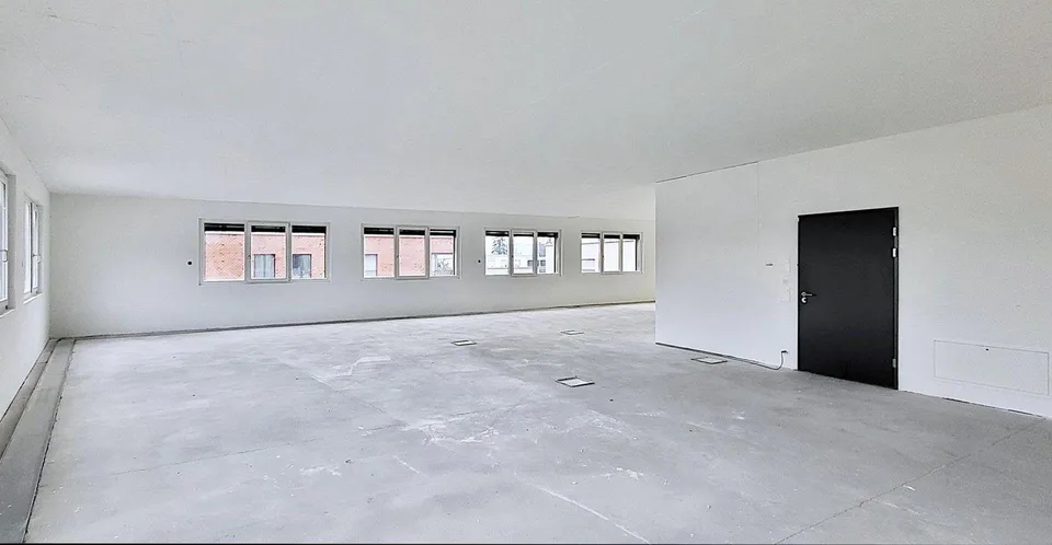 "Mieterausbau nach eigenen Wünschen - 500 m² Bürofläche an bester L...