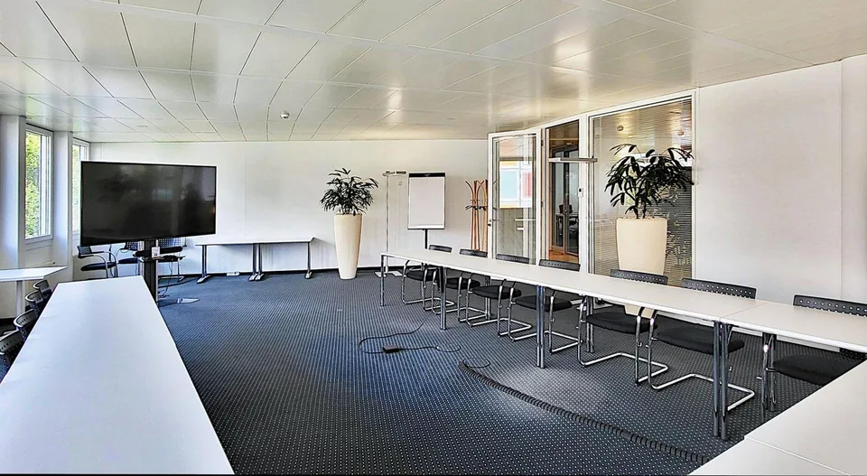 "Attraktive und helle Büroflächen an bester Lage am See und HB"