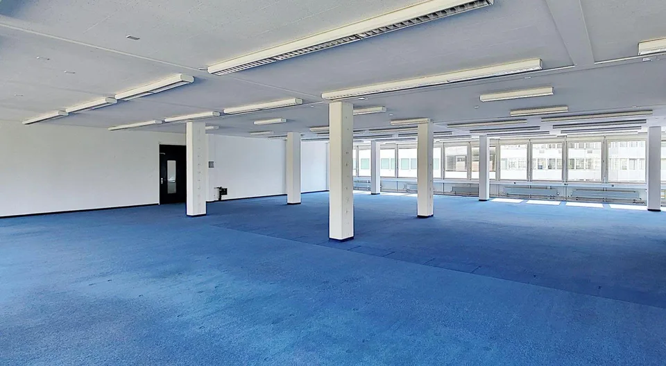 "Viel Open Space plus Sitzungszimmer!"