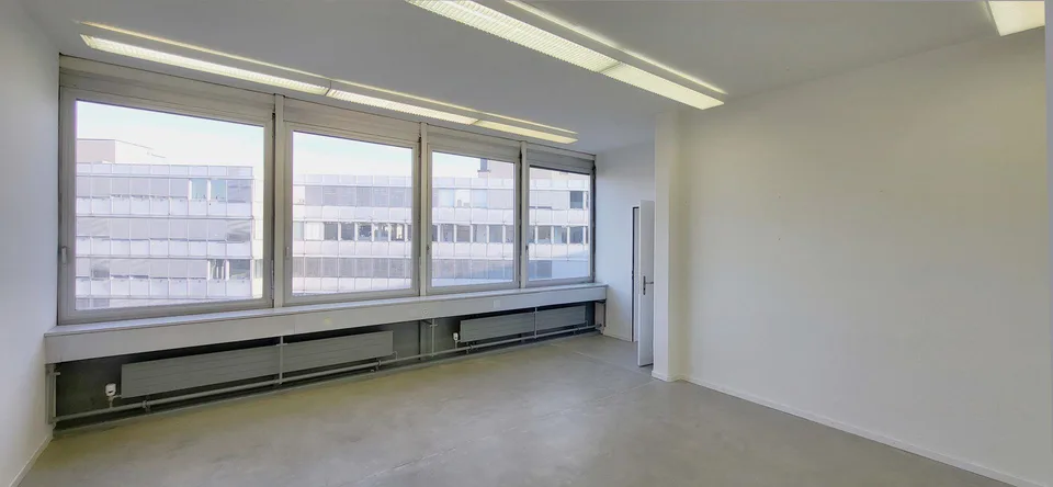 "Bezugsfertige Gewerbefläche mit 1'000 kg/m² Bodenlast!"