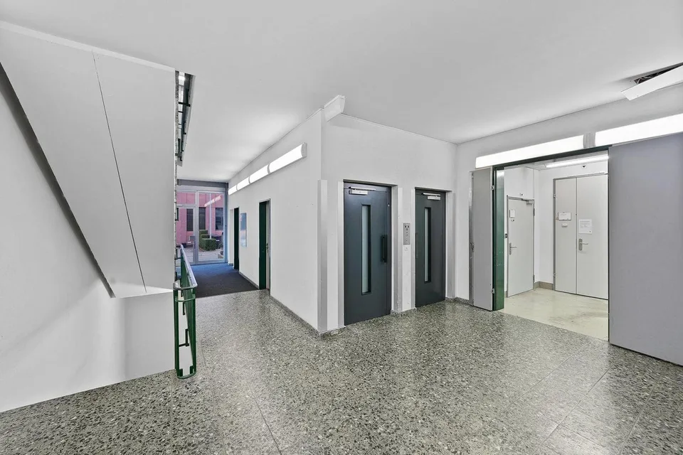 "Bezugsfertige Gewerbefläche mit 1'000 kg/m² Bodenlast!" – foto 11 di 15
