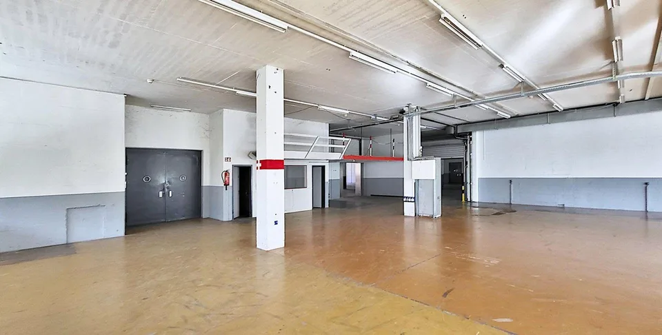 Seltene Gewerbe-/Produktionsfläche im Erdgeschoss!